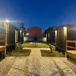 Apart Containers, Acantilados